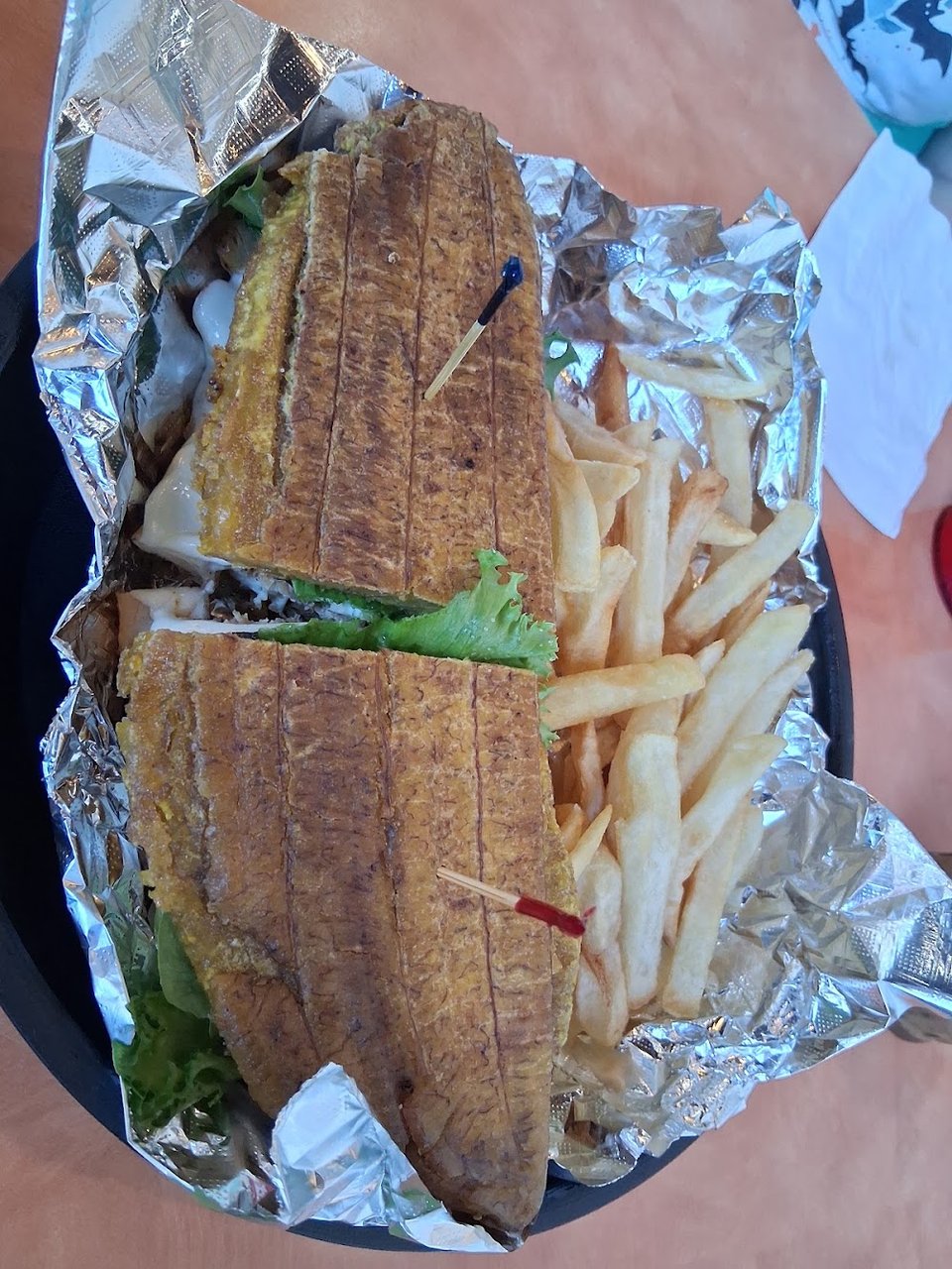 Tripleta Sandwich w Side Fries